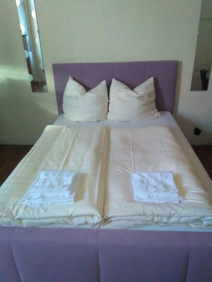 Doppelbettzimmer Mit Bad Καϊζερσλάουτερν Εξωτερικό φωτογραφία