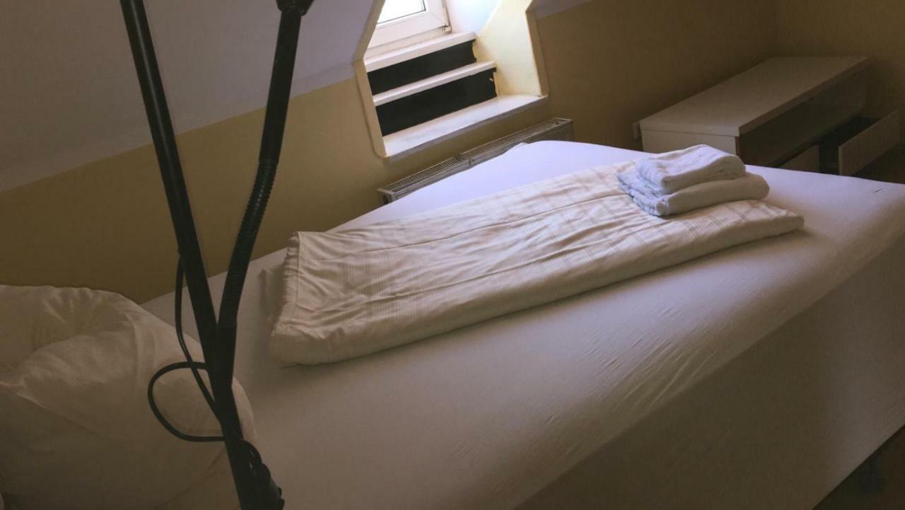 Doppelbettzimmer Mit Bad Καϊζερσλάουτερν Εξωτερικό φωτογραφία